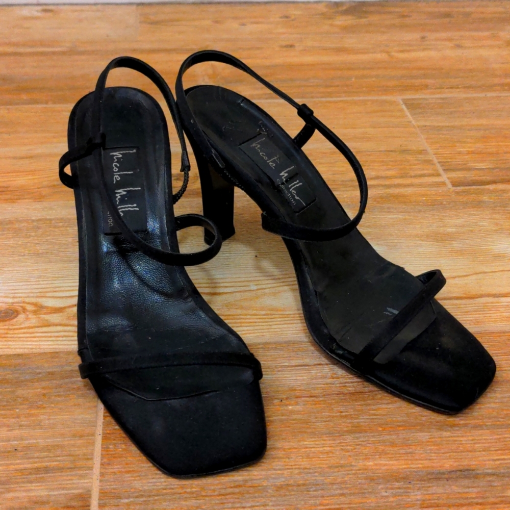 Nicole Miller Vintage Black Satin strappy 3 1/2 inch sandals